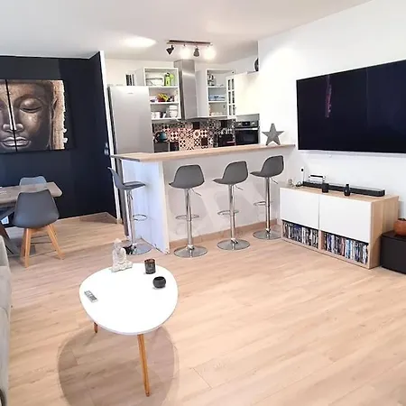 Logement Avec Jacuzzi 公寓 *