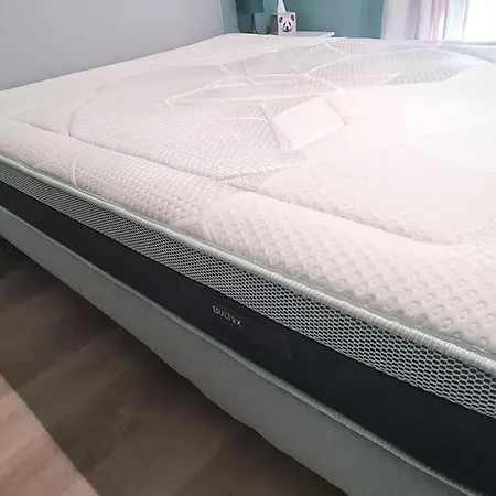 Logement Avec Jacuzzi 公寓 *