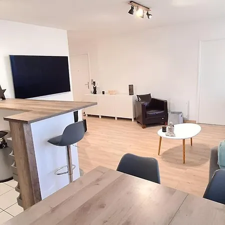 Logement Avec Jacuzzi 芒特拉若利